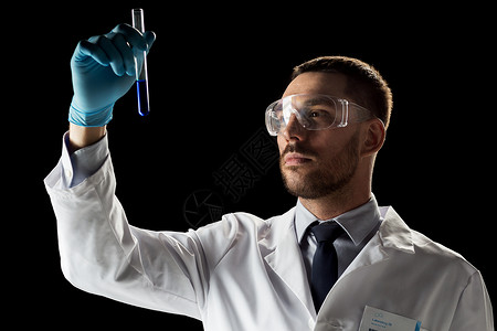 科学,医学,化学,研究人的轻的科学家安全眼镜与试管带试管的安全眼镜科学家图片