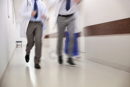 人,保健医学医疗人员沿医院运行运动模糊效应医生医生医院跑步图片