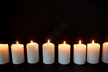 哀悼纪念的蜡烛图片
