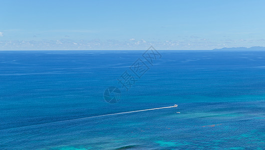 旅行,旅游海景海洋海洋中航行的船海洋海洋中航行的船图片