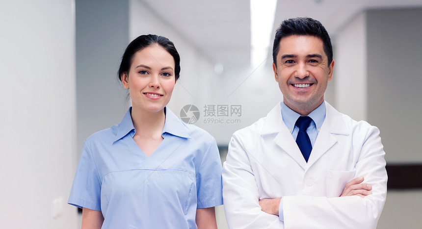 医疗保健,专业,人医学微笑医生穿着白色外套护士医院穿着白色外套的微笑医生医院的护士图片
