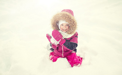 童,时尚,季节人的快乐的孩子女孩穿着冬天的衣服玩雪快乐的孩子女孩冬天下雪图片