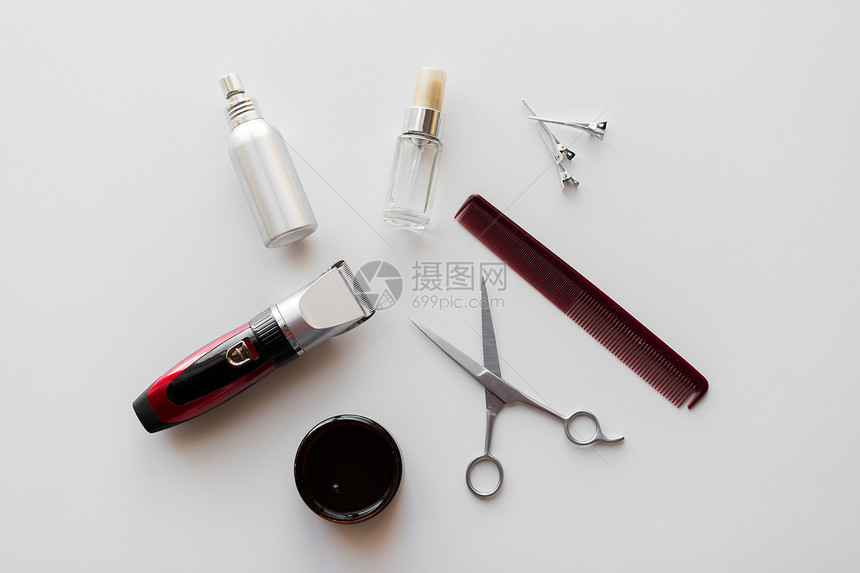 头发工具,发型美发造型喷雾,修剪剪刀剪刀剪刀梳子白色背景造型发胶,修剪机剪刀图片