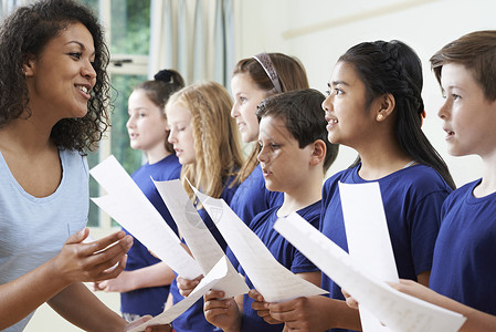 群合唱唱歌的学校孩子背景图片
