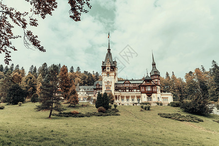 新文艺复兴时期的佩莱斯城堡建于1873,位于喀尔巴阡山脉图片