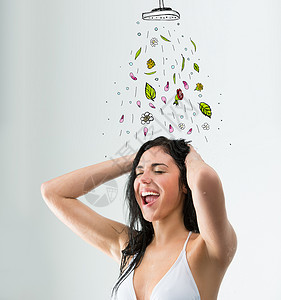 漂亮的女孩洗了个新澡画出的淋浴,树叶花落她身上真正的茶点背景图片