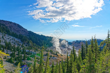 拉森火山公园的地热活动图片