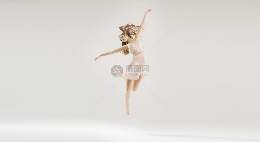 轻漂亮才华的芭蕾舞图片