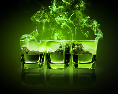 三杯绿色的苦艾酒三杯绿色的苦艾酒,自然插图图片