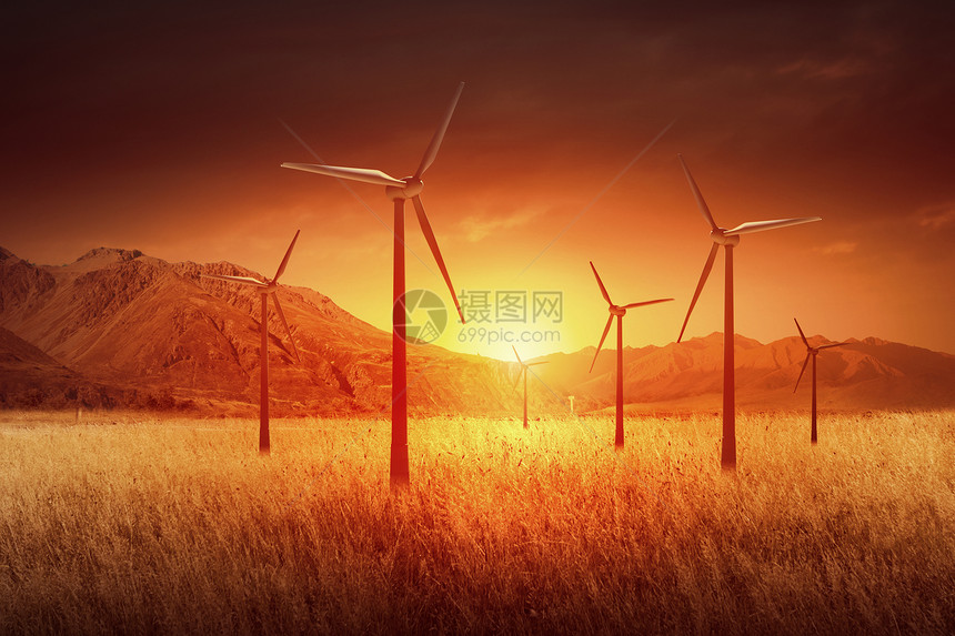 日落背景下的风车替代电力的替代风能图片