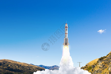 火箭太空飞船用蓝天上高飞图片