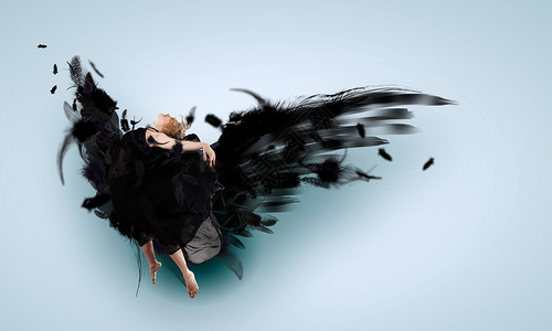女人漂浮黑暗的翅膀上女人黑暗的翅膀上跳舞拼贴图片
