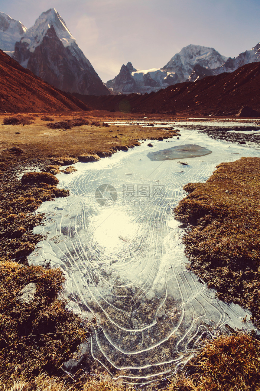 风景优美的山景,坎陈琼加地区,喜马拉雅山,尼泊尔图片