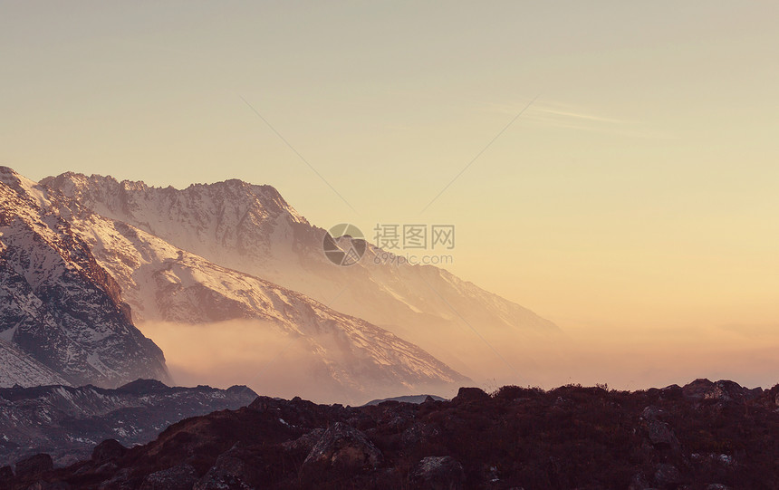 风景优美的山景,坎陈琼加地区,喜马拉雅山,尼泊尔图片