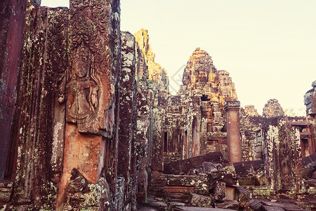 柬埔寨Siem收获附近吴哥区刺刀古高棉文化寺庙的石高清图片