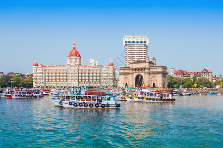 印度的门户印度孟买的孟买港看的船只背景图片