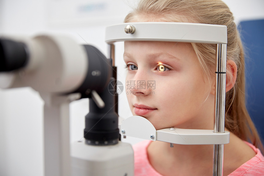保健,医学,人,视力技术女孩检查视力与眼压仪眼科诊所图片