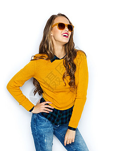 牛仔裤女孩人,风格时尚快乐的轻女人少女穿着休闲服装太阳镜背景