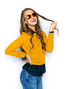 人,风格时尚快乐的轻女人少女穿着休闲服装太阳镜图片