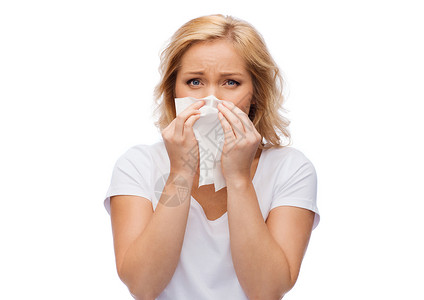 人,保健,鼻炎,感冒过敏的快乐的女人用纸巾鼻子图片