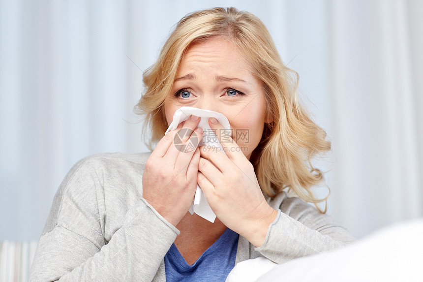 保健,流感,卫生人们的生病的女人鼻子纸巾图片