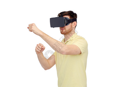 三维技术,虚拟现实,娱乐活动人的轻人与虚拟现实耳机3D眼镜玩游戏战斗图片