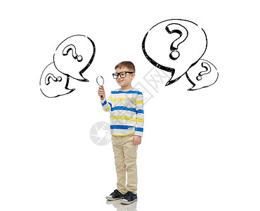 童,教育,搜索,发现人的快乐的小男孩戴着放大镜问号图片
