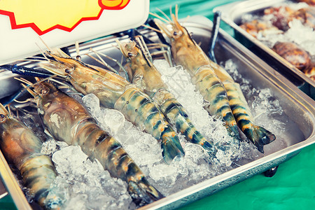 烹饪,亚洲厨房,销售食品冰镇虾海鲜街头市场图片