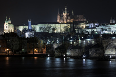 查尔斯桥布拉格城堡晚上图片