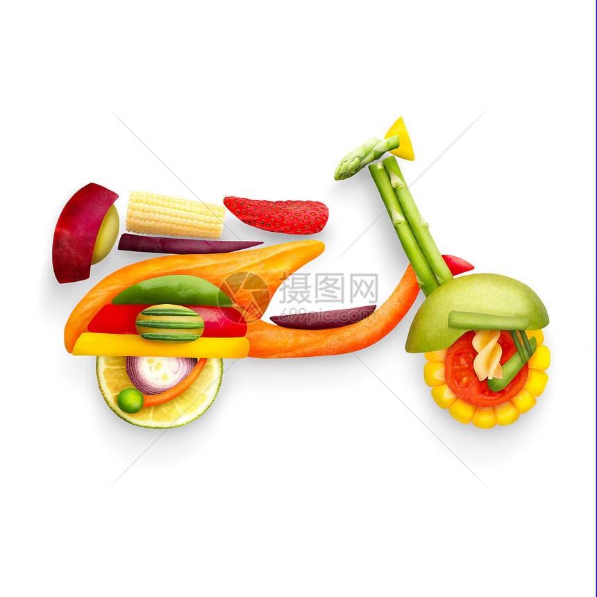 个食品的经典复古滑板车Vespa夏季旅行由水果蔬菜分离白色图片