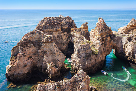 葡萄牙阿尔加维地区拉各斯的PontadaPiedade海景高清图片素材
