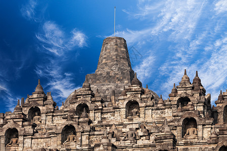 印度尼西亚爪哇中部Borobudur寺的佛塔图片