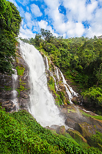 瓦奇拉坦瀑布泰国省中通区的瀑布图片