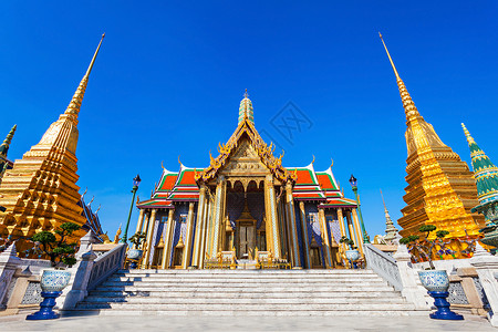 考神驾到瓦法卡尤祖母绿佛寺被认为泰国最神的佛教寺庙背景