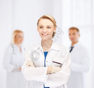 医学,人,职业队合作的微笑的轻女医生穿着白色外套医院的群医生图片