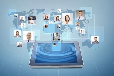 商业,人,社交网络猎头商人的照片,平板电脑电脑蓝色背景图片