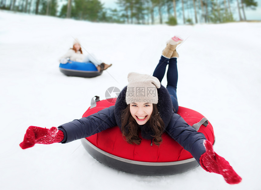 冬天,休闲,运动,友谊人的群快乐的朋友滑下雪管图片