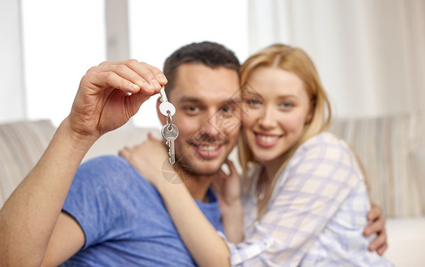 爱,人,房地产,家庭家庭的微笑的夫妇钥匙客厅的背景图片