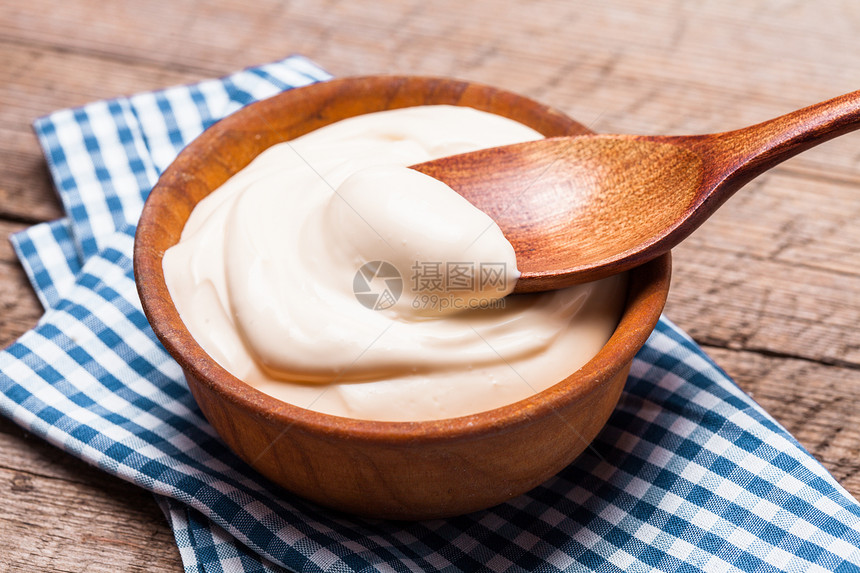 放木碗里的酸奶油农业机产品图片