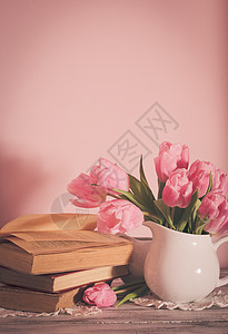 感伤诗生活与书籍粉红色郁金香诗存背景