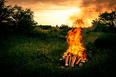 自然环境中的营地篝火天空高清图片素材