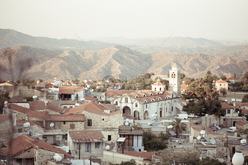 山中真实的塞浦路斯村的旧建筑景观图片