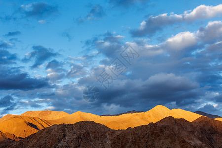喜马拉雅山日落时拉达克,查谟克什米尔,宁静高清图片素材