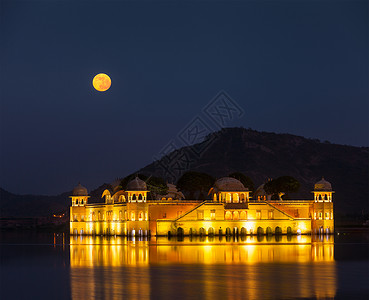 华伦斯坦宫拉哈斯坦地标贾尔马哈尔水宫曼萨加尔湖夜间黄昏斋浦尔,拉贾斯坦邦,印度背景