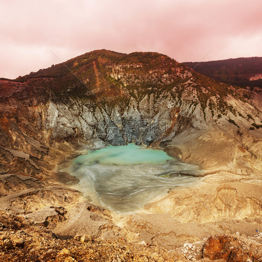 坦库帕拉湖火山口湖,东,西爪哇,印度尼西亚图片