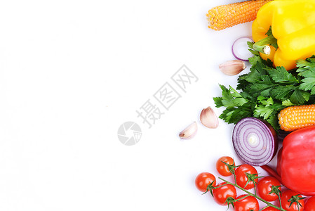 新鲜蔬菜包括西红柿黄瓜洋葱绿叶图片