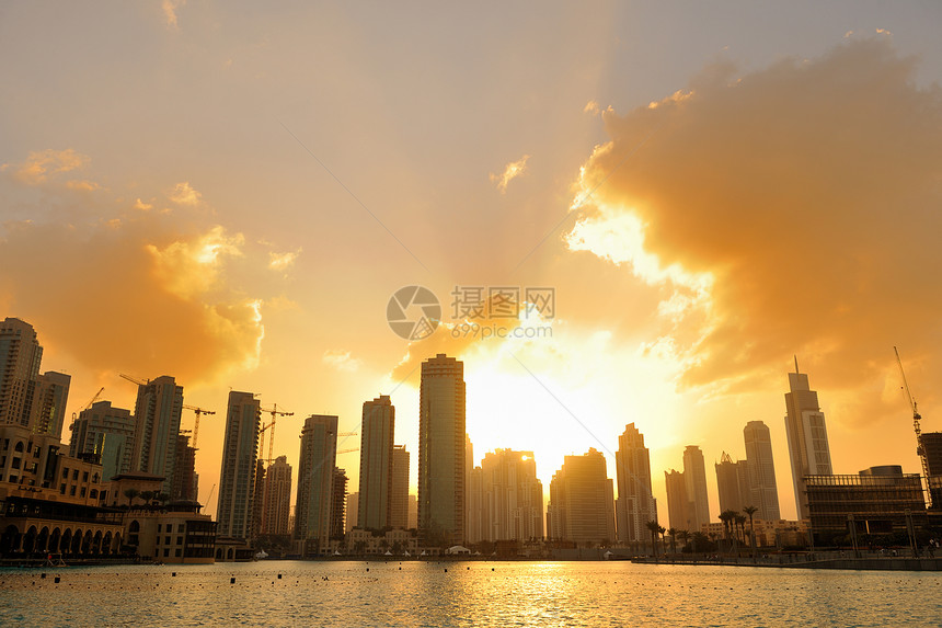 迪拜城市天际线日落现代建筑图片