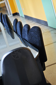 会议室椅子木板图片