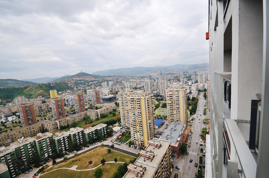 巴尔坎上最大的Bosmal建筑中的萨拉热窝城市景观图片