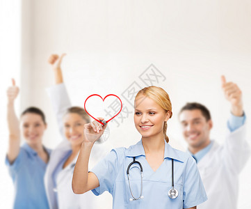 医疗保健,医疗技术轻的医生护士画红心图片